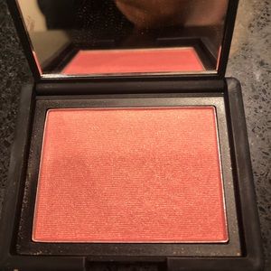 NARS blush in Orgasm